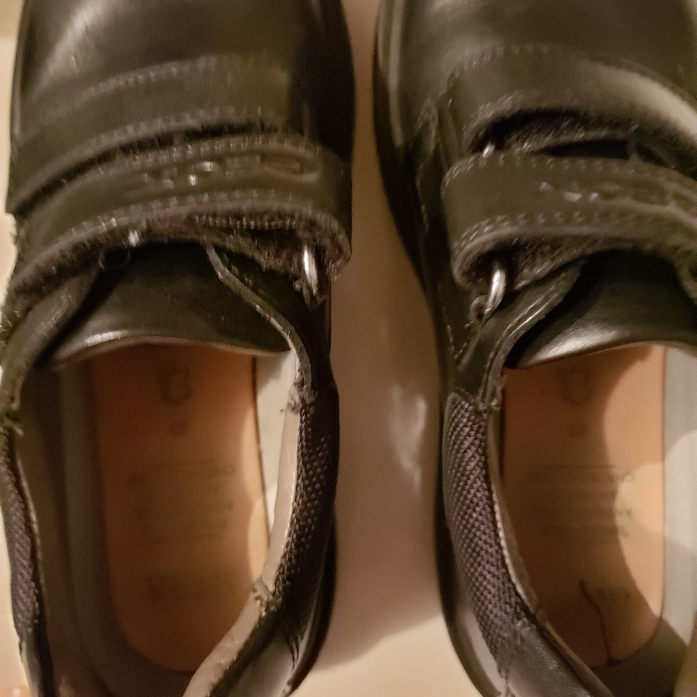 Shoes - Picture 7 of 8